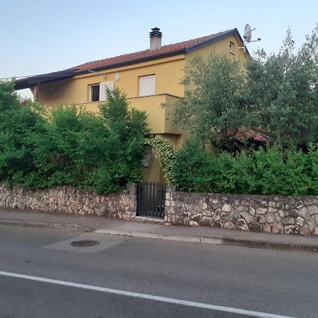 Apartmani Ljerka Malinska Exterior foto