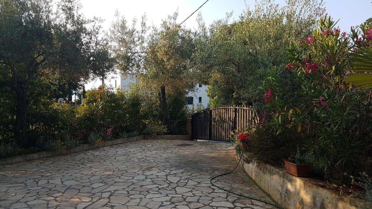Apartmani Ljerka Malinska Exterior foto